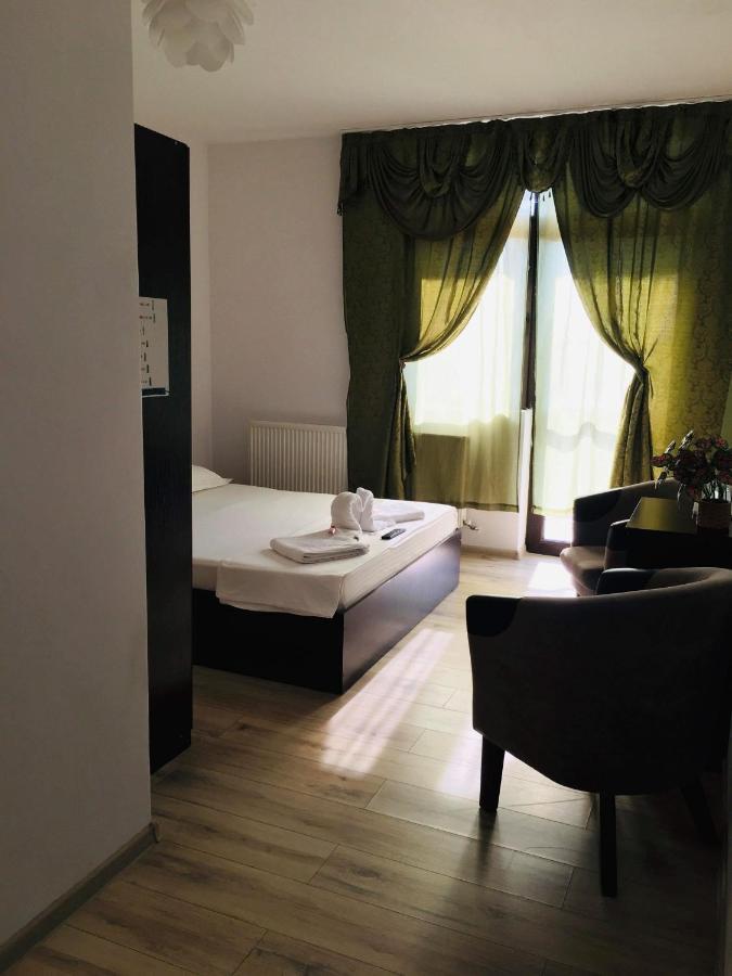 Casa Famous Apartment Iasi Exterior photo